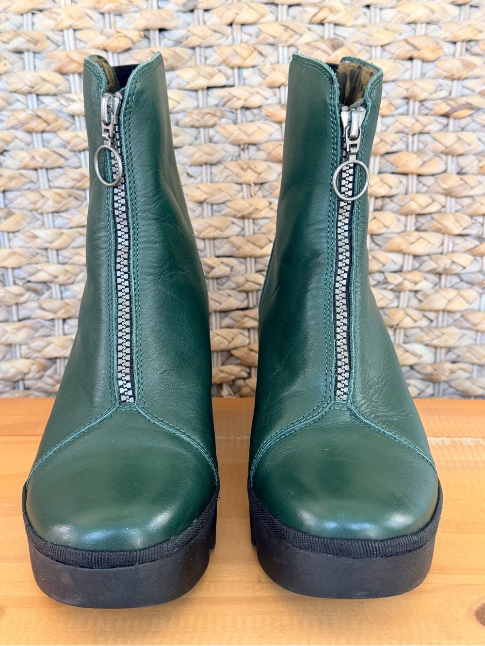 Fly London Women's BOCO Front Zip Ankle Boot Dark Green Size 38 EUC